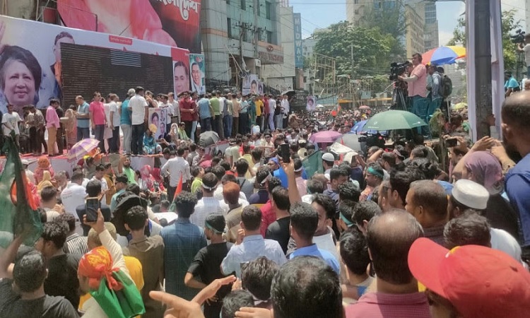 নয়াপল্টন বিএনপির সমাবেশ চলছে