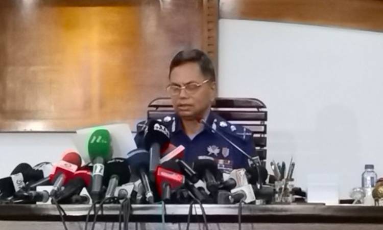 ২৪ ঘণ্টার মধ্যে পুলিশকে স্ব স্ব কার্যালয়ে যোগদানের নির্দেশ