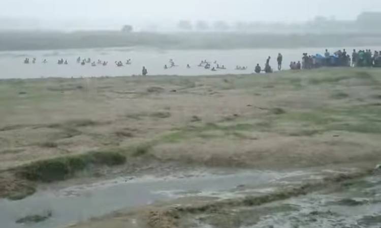 ঠাকুরগাঁওয়ে হামলা-লুটপাট-মারধর, প্রাণ বাঁচাতে ভারতীয় সীমান্তে সংখ্যালঘুরা