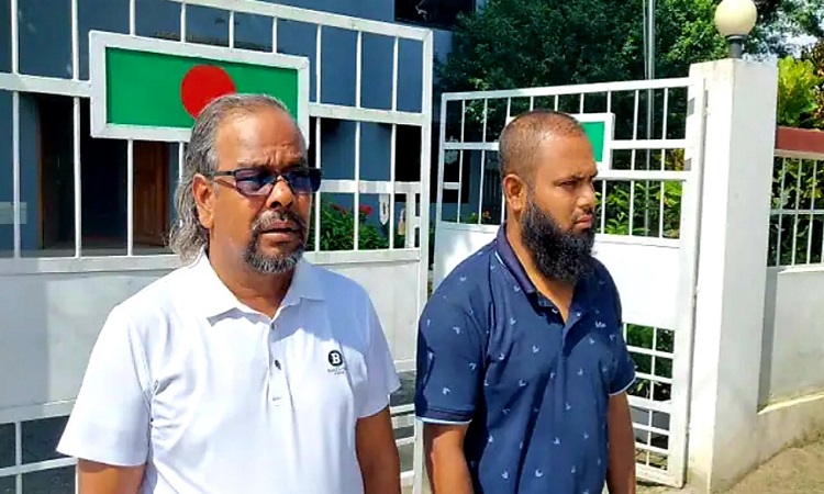 দর্শনা সীমান্তে রাসিক কাউন্সিলরসহ আটক ২