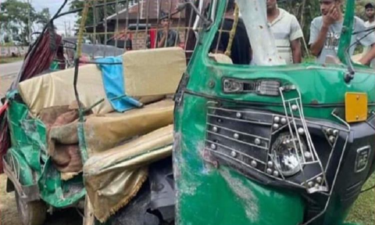 শ্রীমঙ্গলে মিনিবাস-সিএনজির মুখোমুখি সংঘর্ষ, নিহত ২