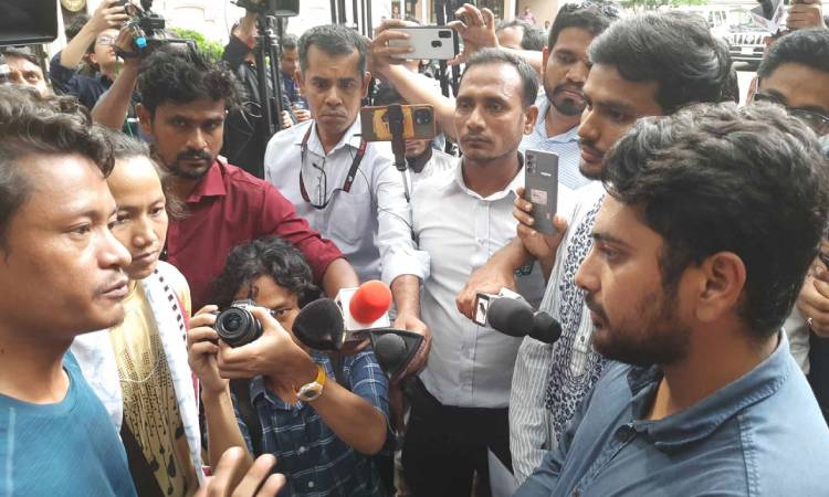অন্তর্বর্তীকালীন সরকারে ‘সহ-উপদেষ্টা’ হিসেবে যুক্ত হবেন শিক্ষার্থীরা
