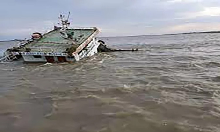 বঙ্গোপসাগরে ট্রলার ডুবে শিশুসহ ৪ রোহিঙ্গার মৃত্যু