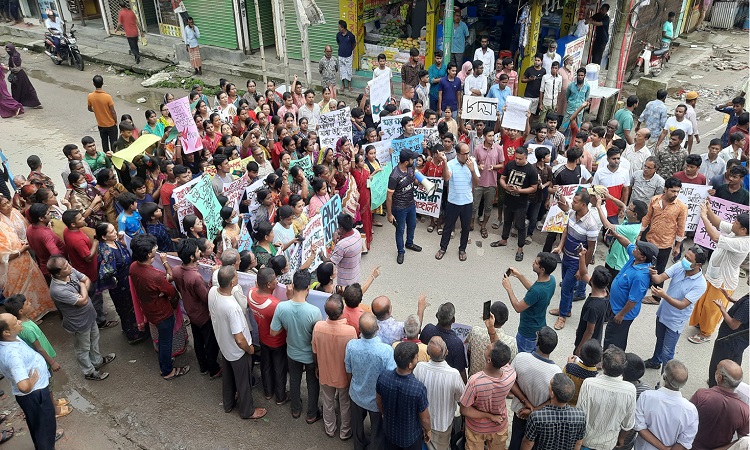 মন্দির ও বাড়িঘরে হামলার প্রতিবাদে জামালপুরে বিক্ষোভ