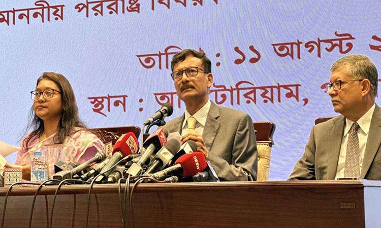 অন্তর্বর্তীকালীন সরকারের চূড়ান্ত লক্ষ্য  নির্বাচ‌নের দি‌কে যাওয়া: পররাষ্ট্র উপদেষ্টা