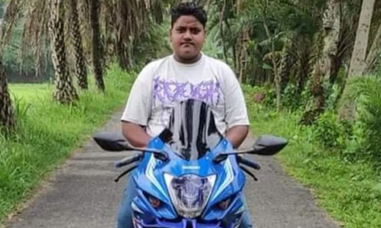 লুট করা অস্ত্র দিয়ে টিকটক করতে গিয়ে তরুণের মৃত্যু