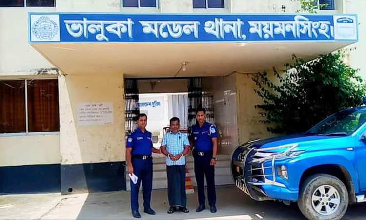 ভালুকায় ছিনতাইয়ের কাজে ব্যবহৃত প্রাইভেট কারসহ আটক ১