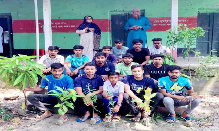 সিংড়ায় শিক্ষার্থীদের উদ্যোগে স্কুল-মাদ্রাসায় বৃক্ষরোপন