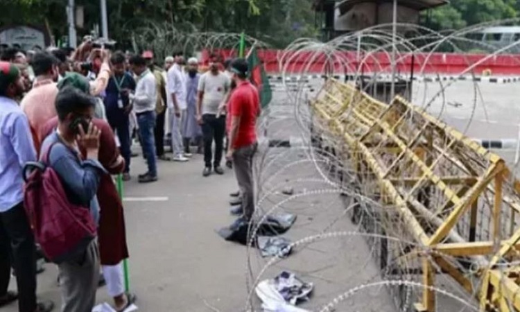 ফোন চেক করে হেনস্তা, যা বলল বৈষম্যবিরোধী ছাত্র আন্দোলনের ৩ সমন্বয়ক