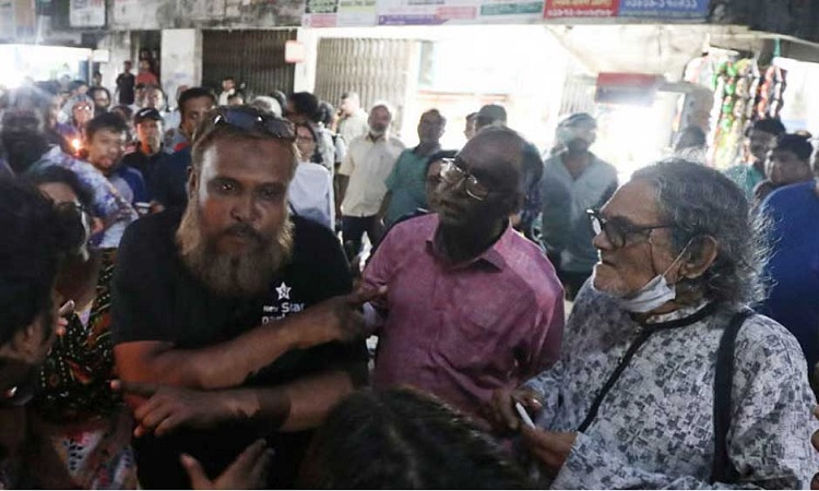 ১৫ আগস্টের কর্মসূচিতে সংস্কৃতিকর্মীদের ওপর হামলা