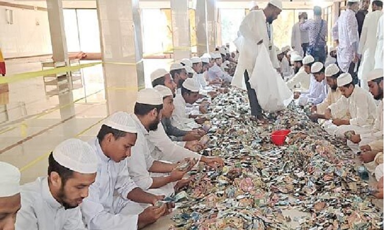 পাগলা মসজিদের দানবাক্সে এবার রেকর্ড পরিমাণ টাকা