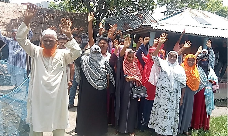 খুলনায় জমি জবরদখলের চেষ্টা, প্রতিবাদে বিক্ষোভ