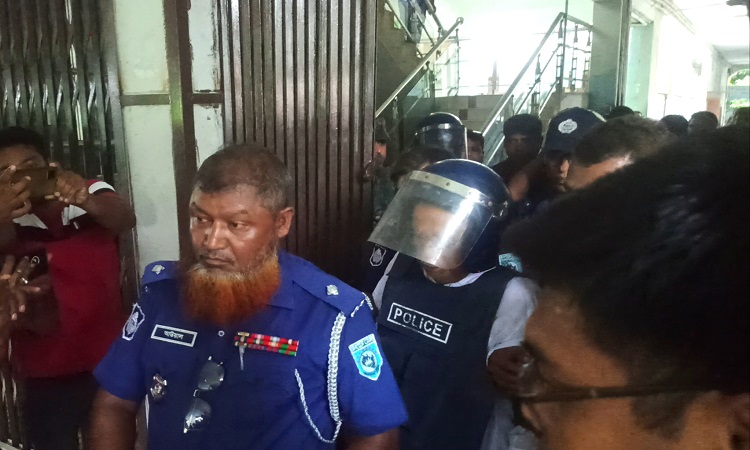 বিস্ফোরক মামলায় সাবেক পানিসম্পদ মন্ত্রী  কারাগারে