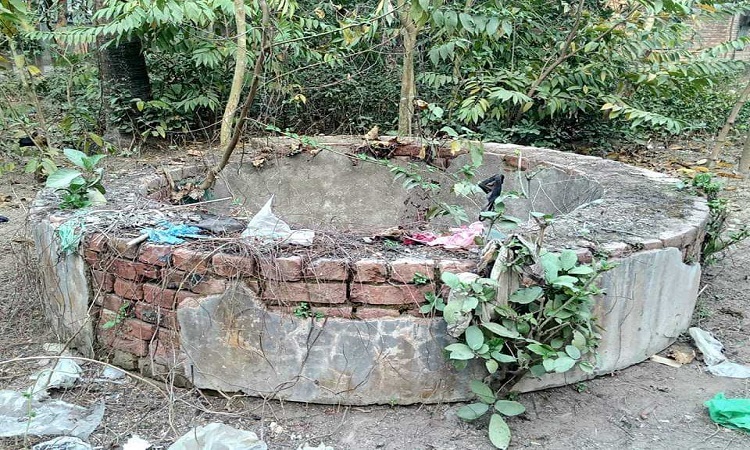 গিরি ঘোষের ইন্দারা পড়ে আছে অযত্ন আর অবহেলায়