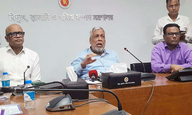 বাধ্য না হলে বিদ্যুৎ-তেল-গ্যাসের দাম বাড়াবো না: উপদেষ্টা