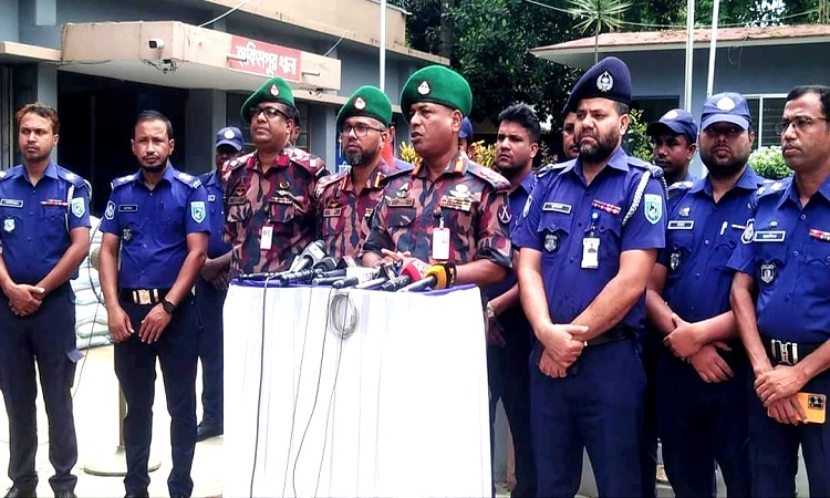 হাকিমপুর থানা পরিদর্শনে বিজিবি রিজিওন কমান্ডার