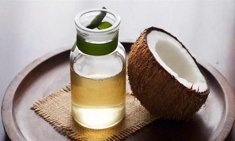 নারকেল তেল মাখলেই ত্বক হবে টান টান