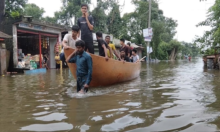 ফেনীতে ৭০ গ্রাম প্লাবিত, পানিবন্দি ১৩ হাজার পরিবার