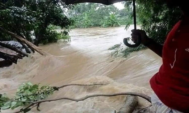 ভারতীয় ঢলে তলিয়ে গেছে আখাউড়া স্থলবন্দর, ভেঙেছে সেতু