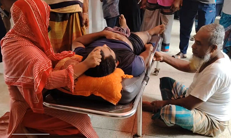 নরসিংদীতে দুই গ্রুপের টেঁটাযুদ্ধ, নিহত বেড়ে ৫