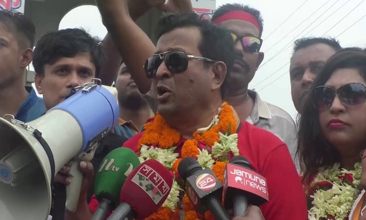 দীর্ঘ ১৬ বছর পর গোপালগঞ্জে জেলা বিএনপি নেতার শোডাউন