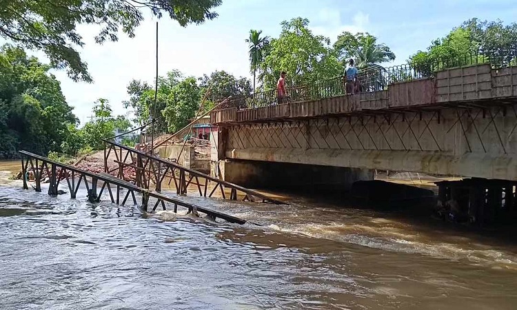 আখাউড়ার বন্যা পরিস্থিতির উন্নতি, বন্ধ রয়েছে স্থলবন্দর