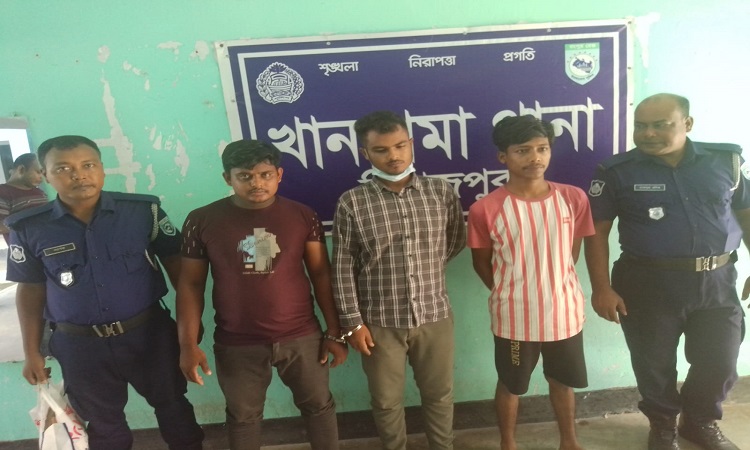 খানসামায় ডিবি পরিচয়ে চাঁদা দাবি, আটক ৩