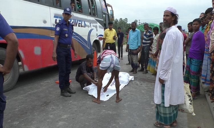 টাঙ্গাইলে ট্রাক চাপায় মোটরসাইকেল চালক নিহত