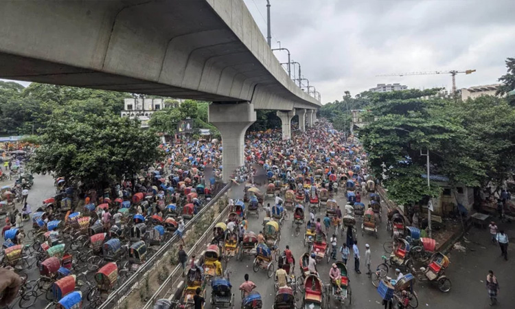 ৭২ ঘণ্টার আলটিমেটাম দিয়ে শাহবাগ ছেড়েছেন রিকশাচালকরা
