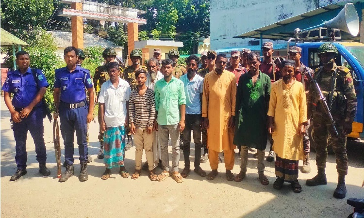 পঞ্চগড়ে বন্যার্তদের জন্য টাকা উত্তোলন নিয়ে প্রতারণা, আটক ৮