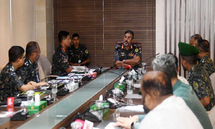 কর্মস্থল ত্যাগ করা আনসারদের চাকরি স্থগিত, অস্ত্র প্রত্যাহার
