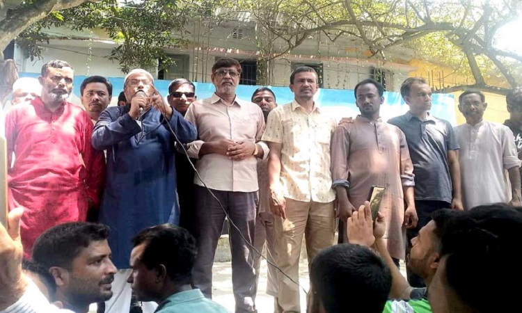 সিংড়ায় ইউপি চেয়ারম্যানদের অপসারণের দাবিতে বিএনপির বিক্ষোভ