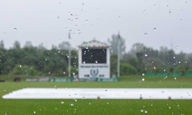 পাকিস্তানের মুখোমুখি বাংলাদেশ : বৃষ্টিতে টসে বিলম্ব