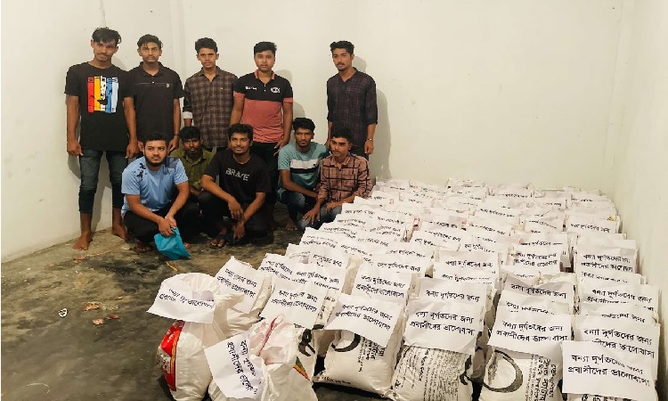 বন্যার্তদের পাশে 'মানবতার সেবায় পাশাকোট' সংগঠন