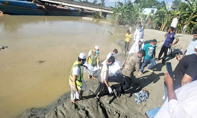 বন্যায় ফেনীতে মৃতের সংখ্যা বেড়ে ২৩, পরিচয় মেলেনি ৭ জনের