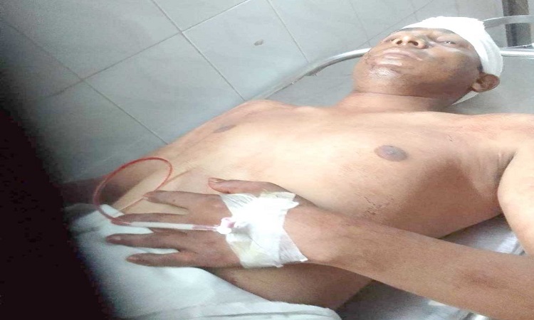 সিংড়ায় পাওনা টাকা চাওয়ায় দুজনকে কুপিয়ে জখম