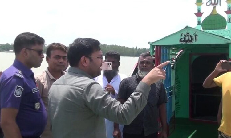 রায়পুরায় অবৈধ চুম্বক ড্রেজার দিয়ে বালু উত্তোলন, জরিমানা ১০ লাখ