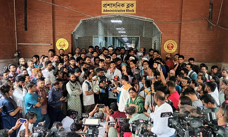 চিকিৎসকদের ‘কমপ্লিট শাটডাউন’ কর্মসূচি স্থগিত