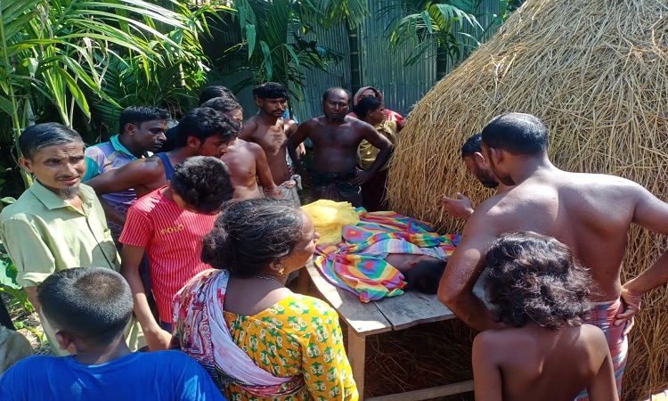 হাতীবান্ধায় নৌকা থেকে পড়ে শিশুর মৃত্যু