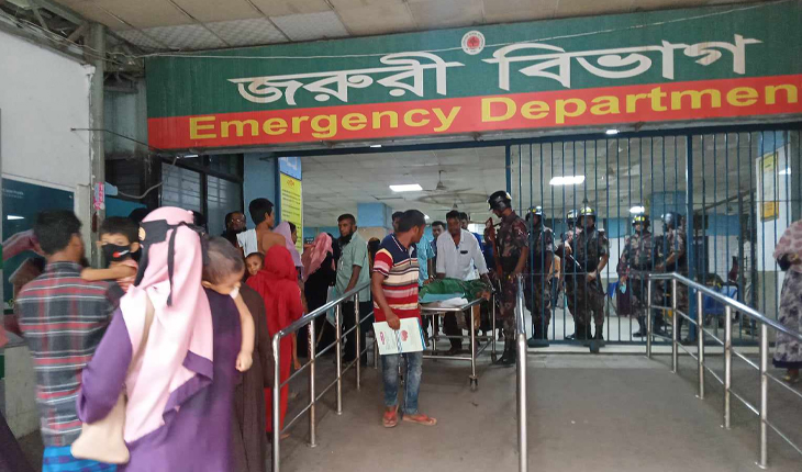 ঢামেকে বহির্বিভাগ বন্ধ থাকায় জরুরি বিভাগে রোগীর চাপ বেড়েছে