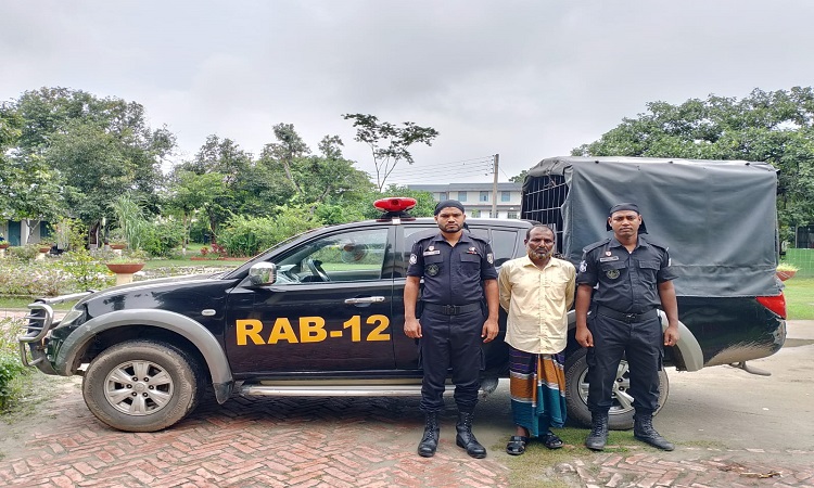 দৌলতপুরে স্কুল ছাত্র বলাৎকারের ঘটনায় প্রধান আসামি গ্রেফতার