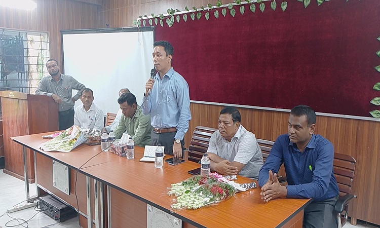 নাজিরপুরে ইউএনও'র সাথে প্রধান শিক্ষকদের মত বিনিময়