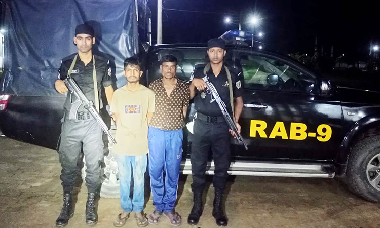 ব্রাহ্মণবাড়িয়ায় বিদেশি মদসহ ২ মাদক ব্যবসায়ী গ্রেফতার
