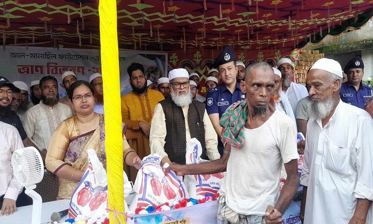 দুর্যোগ-দুর্দিনে অন্তবর্তীকালীন সরকার পাশে থাকবে: ধর্ম উপদেষ্টা