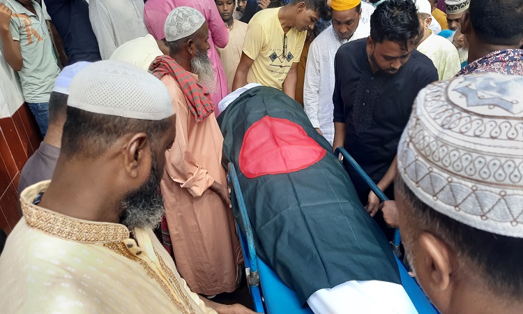 আনসারদের হামলায় নিহত শাহিন হাওলাদারের দাফন সম্পন্ন
