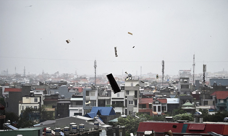এবার ভিয়েতনামেও আঘাত হানল সুপার টাইফুন ইয়াগি