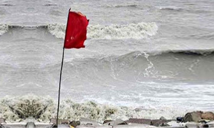 সাগরে লঘুচাপ, বন্দরে ৩ নম্বর সতর্ক সংকেত