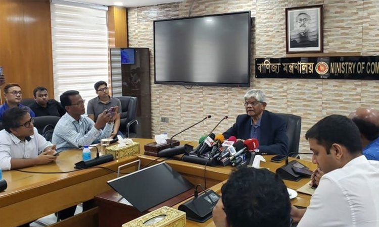 চাঁদাবাজি বন্ধ হয়নি, শূন্যস্থান পূরণ হয়েছে: অর্থ উপদেষ্টা