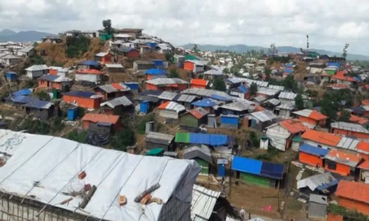 রোহিঙ্গা ক্যাম্পে সন্ত্রাসীদের গুলি, নিহত ২