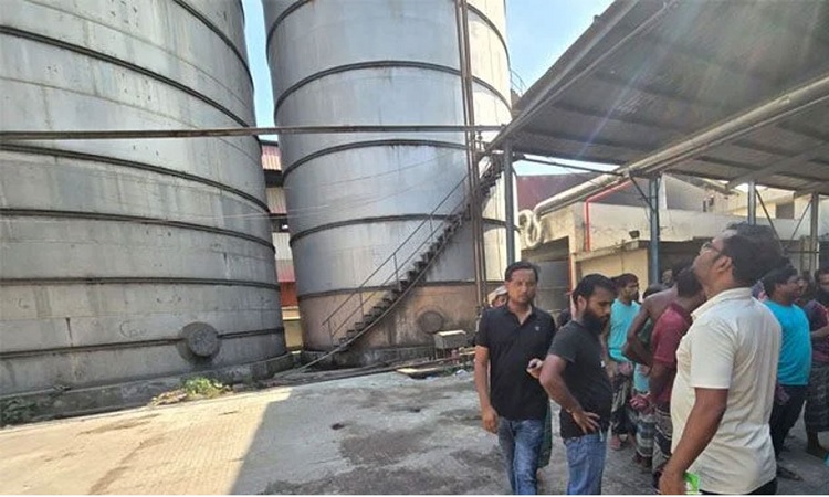 বগুড়ায় ভোজ্যতেলের কারখানায় বিস্ফোরণ, ৪ শ্রমিকের মৃত্যু